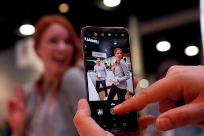 Además de lanzar modelos de smartphones cada vez más sofisticados, Huawei es uno de los principales proveedores de tecnología en infraestructura de telecomunicaciones