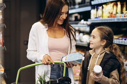 Además de las distribuciones de alimentos en distintas ubicaciones, las organizaciones en Florida también llevarán adelante jornadas de comidas gratuitas para niños durante el verano