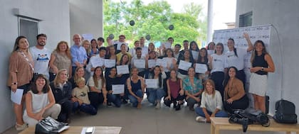 Además de los docentes, el colegio cuenta con un grupo de expertos que asisten a los niños.