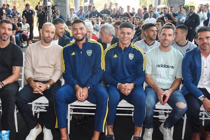 Además de Maxi Rodríguez, en el predio de la AFA también estuvieron Mariano Andújar, Javier Mascherano, Sergio Romero, Marcos Rojo y Fernando Gago, entre otros