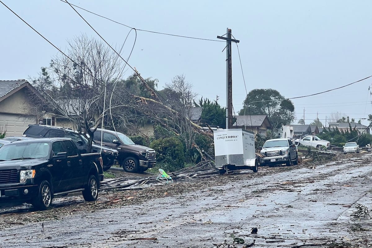 Además de pérdida de vidas, las tormentas causaron una gran cantidad de daños materiales en propiedades e infraestructuras en California