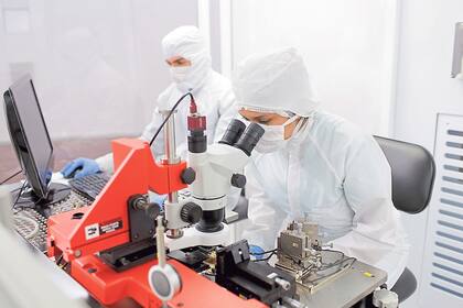 Además de ser ámbitos de enseñanza tradicional, en las casas de estudio se realizan tareas de I D, muchas veces contra viento y marea, que se reflejan en proyectos concretos y publicaciones científicas