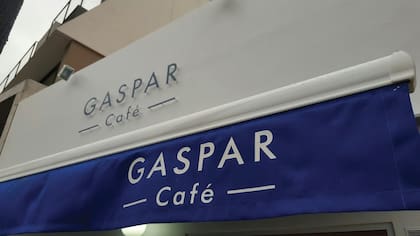 Además de shows de música en vivo y stand up, en Gaspar Café hay muy destacadas ensaladas