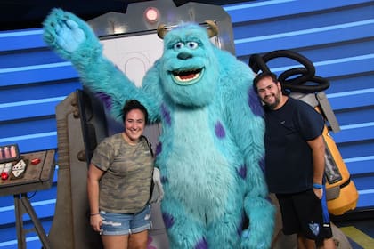Además de su empresa de limpieza y su cuenta de Instagram, Marcelo y Cecilia también trabajan para una agencia de turismo certificada por Disney y Universal (Foto: Gentileza Marcelo Ruiz)