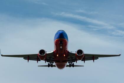 Además de su equipamiento electrónico, los aviones cuentan con una larga lista de dispositivos manuales de seguridad