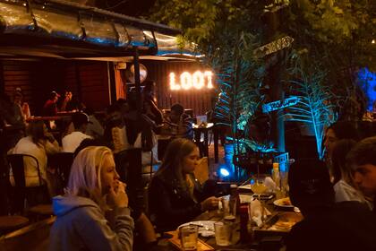 Además de su menú digno de un restaurante, Loot también seduce con su propuesta de cerveza sin TACC