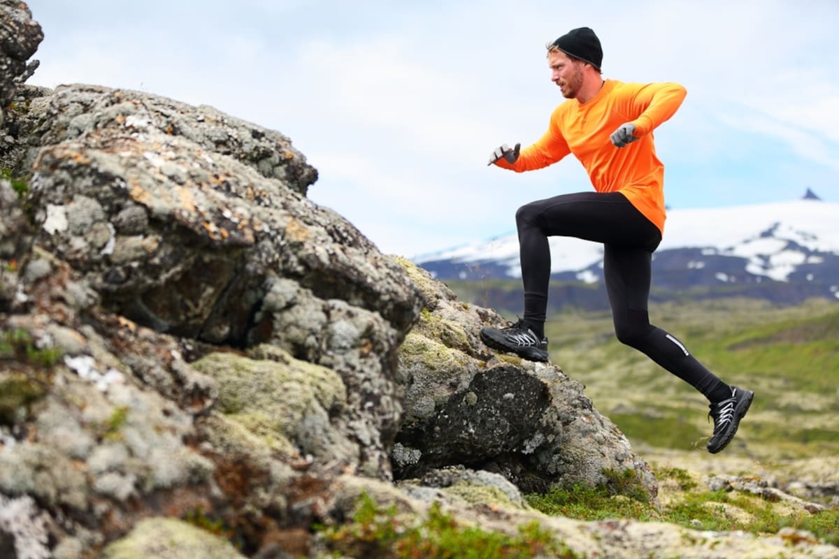 Además de un buen entrenamiento previo, hay que saber combinar hidratos de carbono, proteínas, vitaminas, minerales y fibras