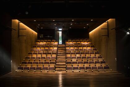 Además de un emblema del off, el Teatro Border es el primero en ser sustentable de todo el país, con energías renovables y eficientes y construido con materiales conscientes
