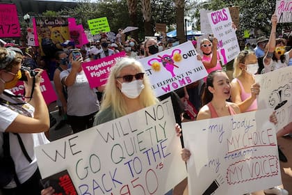 Además de votar en las elecciones presidenciales de EE.UU., este 5 de noviembre, los residentes de Florida votaron para aprobar o rechazar las enmiendas 3 y 4, referidas al uso recreativo de la marihuana y ampliación del plazo para interrumpir el embarazo, respectivamente