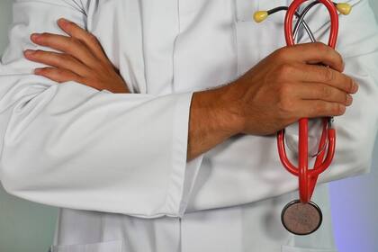 Además del chequeo médico regular y el estilo de vida juegan un papel importante al momento de prevenir y controlar el aumento de la presión arterial