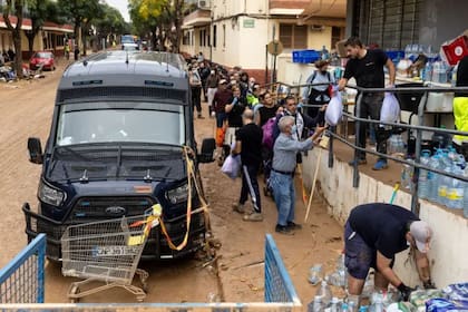 Además del reparto de comida, las autoridades están organizando vacunaciones