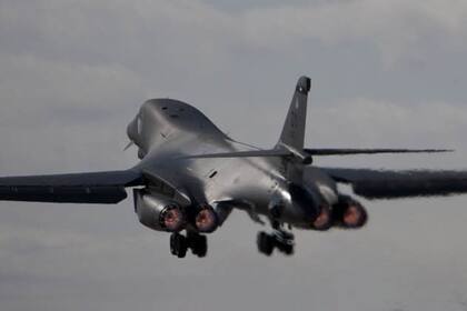 Además, pueden portar mayor carga de armamento que cualquier otro avión en Estados Unidos