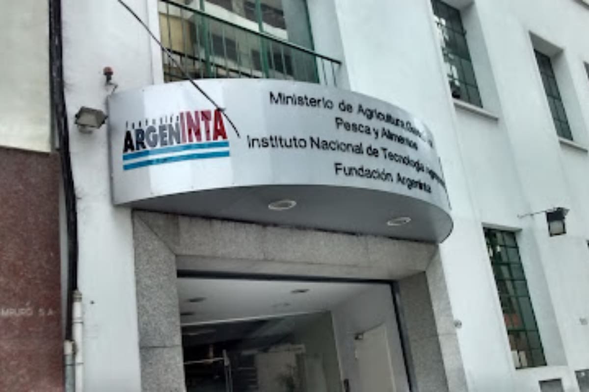 Adentro funcionan la Fundación ArgenINTA, delegación de INTeA, Dirección Relaciones Internacionales, Dirección Vinculación Tecnológica