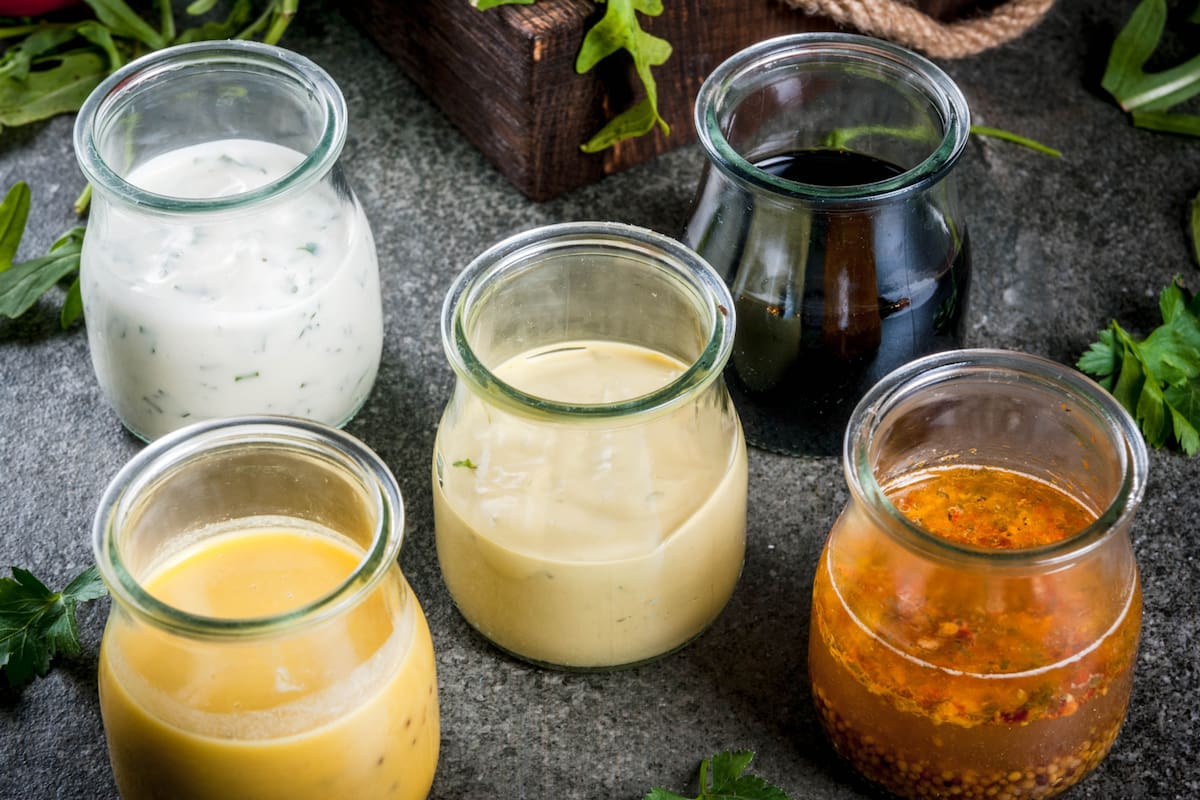 Aderezos y salsas caseras llenas de frescura y sabor.