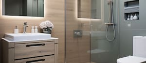 La nueva tendencia en baños que busca reemplazar al clásico plato de ducha