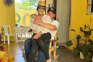 "Adivinen dónde estamos", escribió Francisca Lachapel en una publicación de Instagram con esta foto con su prometido
