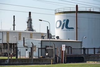 YPF se quedó con la operación de la petrolera de Cristóbal López