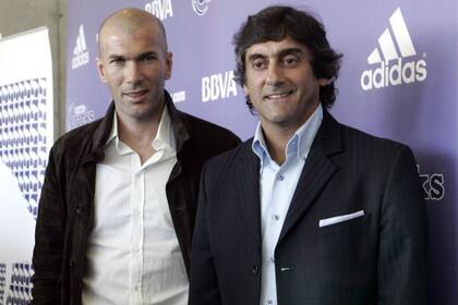 Admiración mutua: Zinedine Zidane nunca ocultó su predilección por el fútbol de Enzo