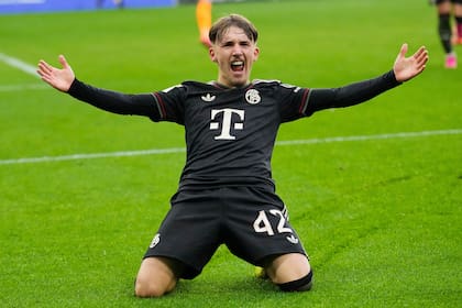 Adolescente Karl anota otra vez en triunfo del Bayern Munich ante el Gladbach