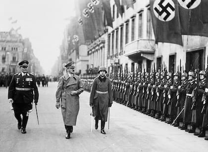 Adolf Hitler estaba convencido de que era un elegido por la providencia, según Julio Mutti