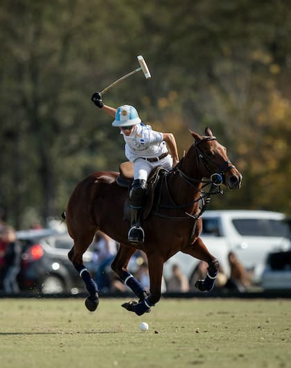 Adolfo "Poroto" Cambiaso, de 13 años, protagoniza por segunda vez el Abierto de Jockey Club; en 2018 llegó a una final que nunca sería jugada.