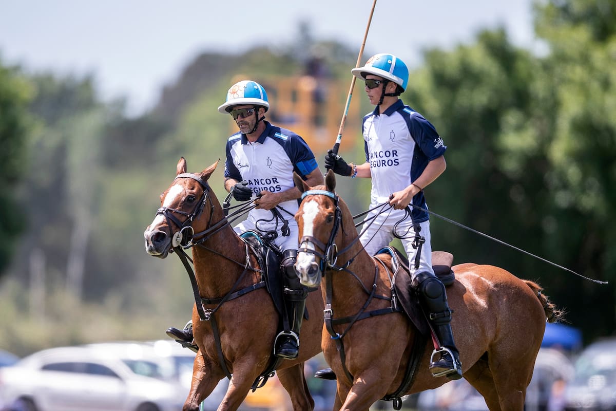 Adolfo "Poroto" Cambiaso y su padre.