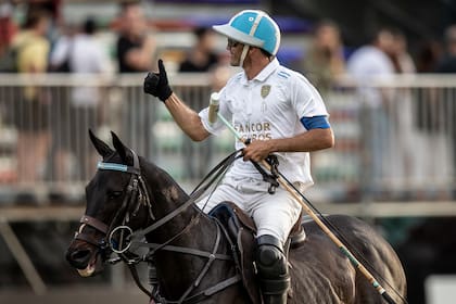 Adolfo Cambiaso, el alma mater de La Dolfina; su club debutó en el año 2000 en la serie Tortugas-Hurlingham-Palermo y llegó a 19 finales en 20 participaciones en el Argentino Abierto.