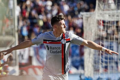 Adolfo Gaich, un delantero elogiado por Sanfilippo