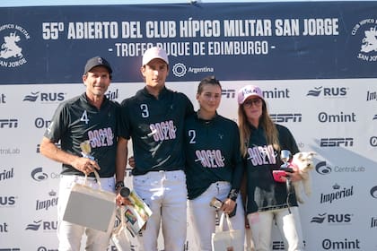 Adolfo, "Poroto" y Mia Cambiaso compartieron la alineación de La Dolfina 90210 con la californiana Sarah Siegel-Magness; estuvieron a muy poco del triunfo.