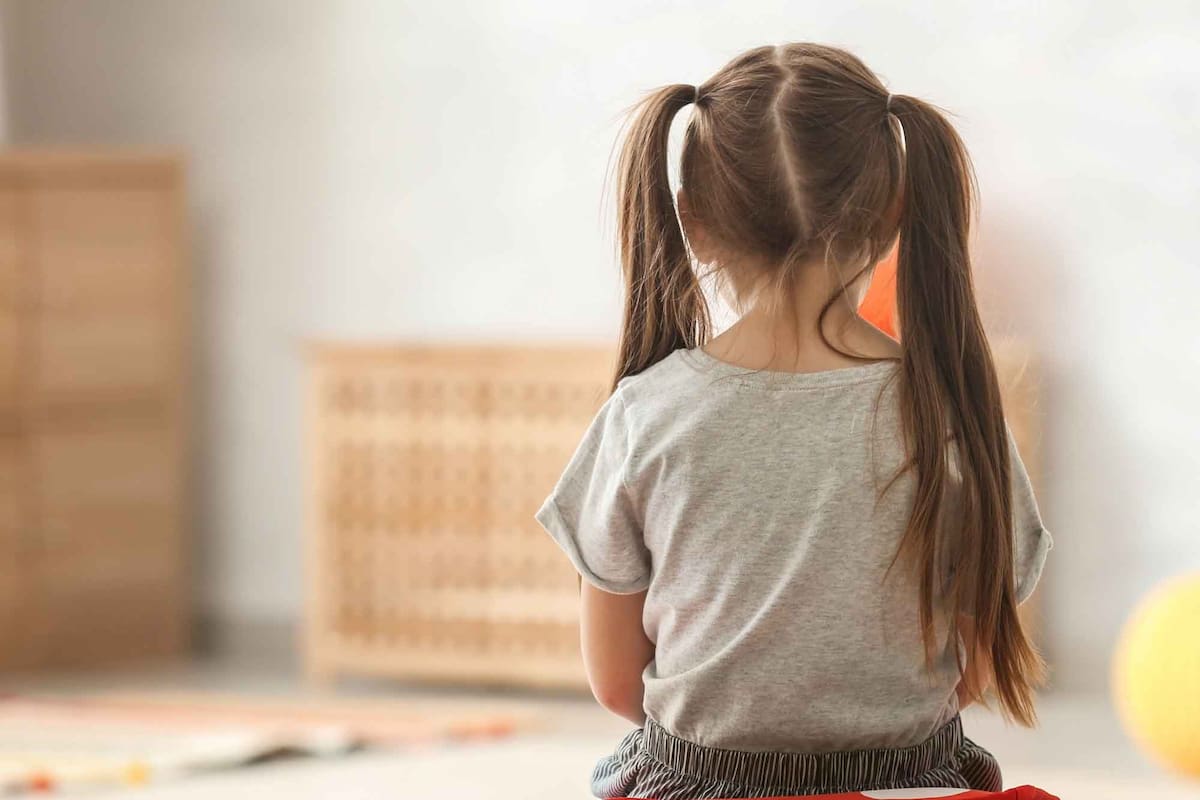 Adopción: Buscan una familia para una niña de 11 años