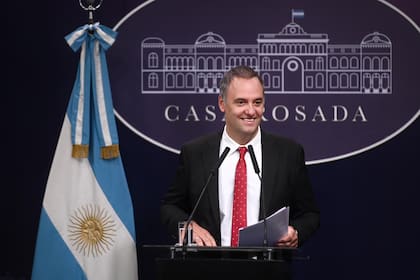 Adorni anunció el fortalecimiento de las Fuerzas Armadas y el envío de un paquete de reformas al Congreso