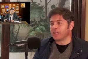 Adorni en su streaming, cuando quiso explicar por qué compartió una fake de Kicillof