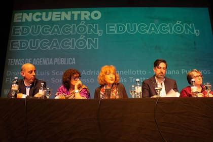 Adrián Cannellotto, Sonia Alesso, Adriana Puiggrós, Nicolás Trotta y Flavia Tarigi