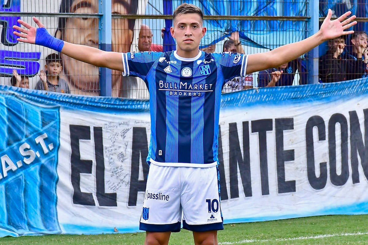 Adrián Fernández, el mediocampista ofensivo de 23 años que es nuevo refuerzo de Racing.