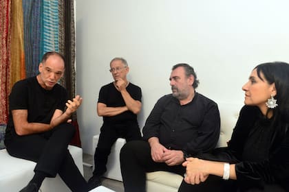 Amed junto a los músicos Adrián Iaies, Hugo Fattoruso y Luis Gorelik. A lo largo de su carrera, la cantante desarrolló numerosos proyectos y colaboraciones, entre ellos Cinemateca Finlandesa (2010), junto a Iaies, en donde exploró los vínculos entre el jazz y otros géneros musicales