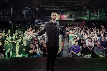 Adrián Lacroix, el ilusionista argentino que salió del streaming, impactó a David Copperfield y conquista al mundo