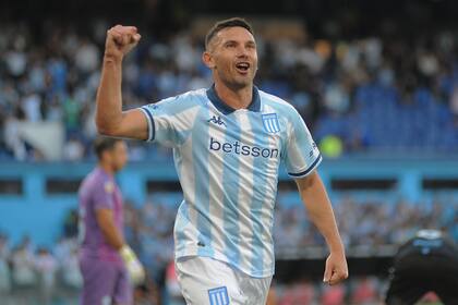 Adrián 'Maravilla' Martínez, goleador de Racing durante la última y la actual temporada, sería titular frente a Botafogo