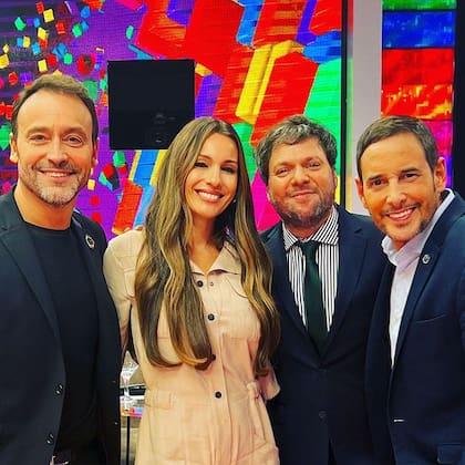 Adrián Pallares y Rodrigo Lussich junto a Pampita Ardohain y Guido Kaczka