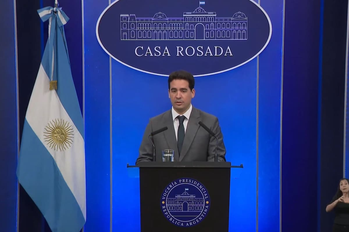 Adrián Ravier en conferencia prensa (archivo)