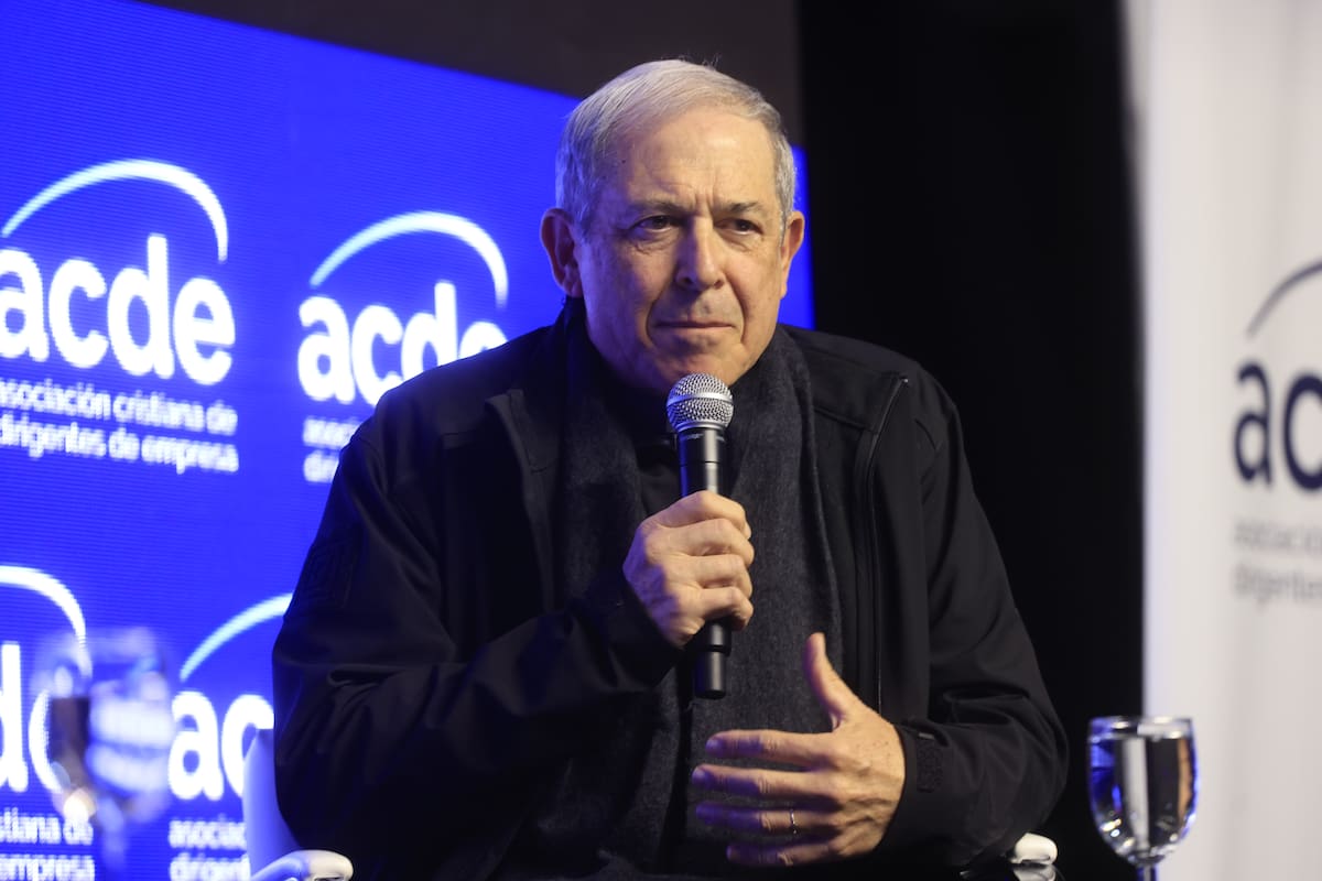 Adrián Santarelli, párroco de Santo Tomás Moro, en Vicente López