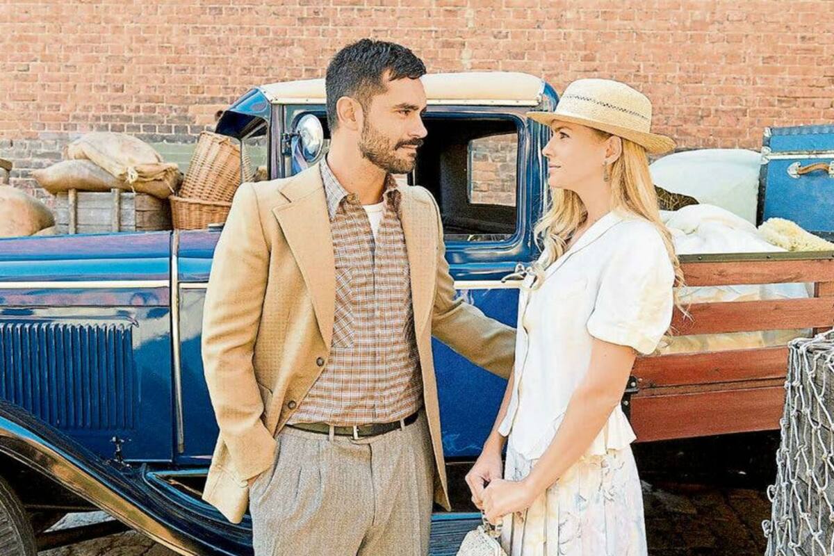 Adrián Suar hizo público su deseo de llevar a cabo el ambicioso proyecto, y la ficción saltaría a la década del 60