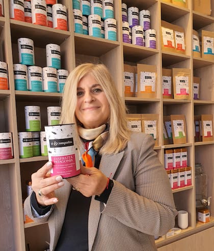 Adriana Hardinguey, máster tea blender y couch de té y bienestar, es la fundadora de Té & Compañía