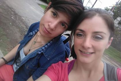 Adriana Lemos (derecha) y Patricia de Jesús Otazo (izquierda) tuvieron a Thomas a través de una inseminación artificial "casera"
