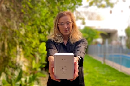 Adriana Lopardo es la creadora y directora creativa de la marca de perfumes