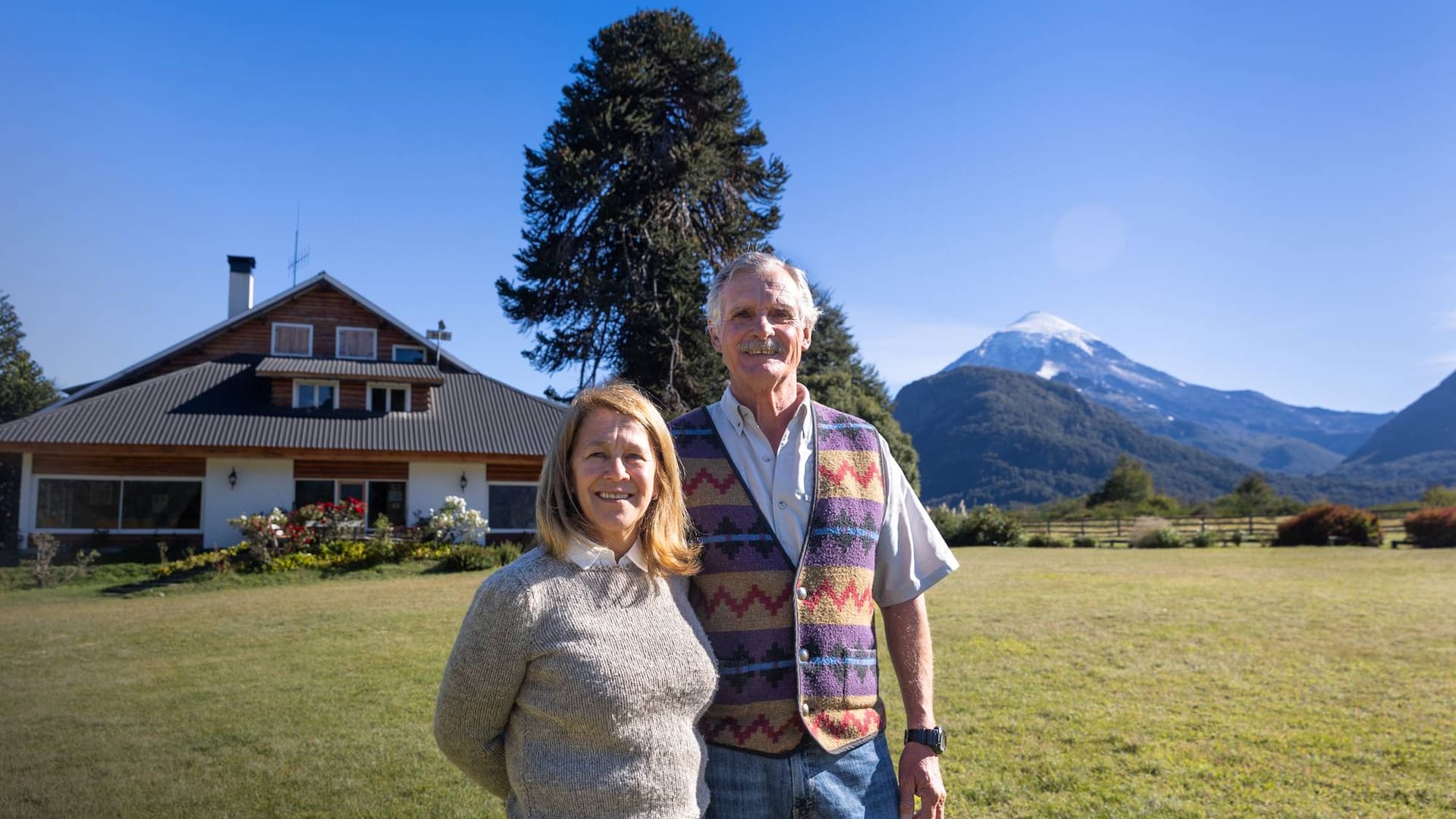 Adriana Pelletieri y Marcelo Banchio, los dueños de la hostería Paimún.