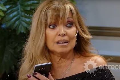 Adriana Salgueiro en la Mesa de Mirtha Legrand