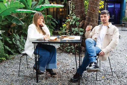 Adriana y Javier, en Fontana, que queda en el barrio de Núñez.