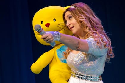 Adriana y su Michu Michu