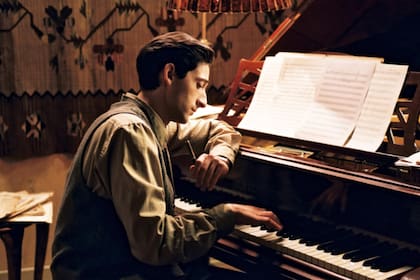 Adrien Brody en El pianista, su primer Oscar como actor. ¿Se repetirá el premio el próximo domingo?