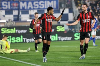 Adrien Rabiot ayuda al Milan a vencer 3-1 a Como para acercarse a la cima de la Serie A